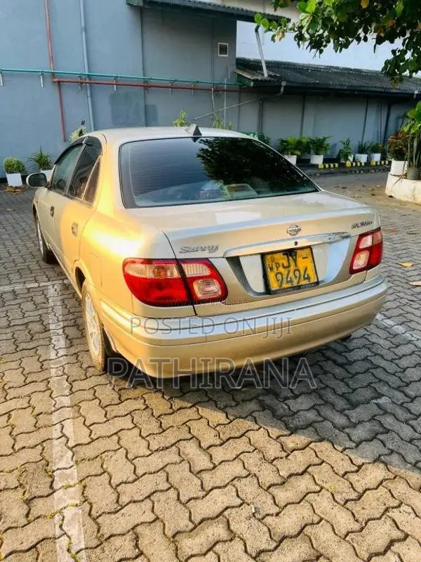 Nissan N16 2005 Car (Used)
