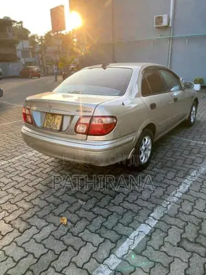 Nissan N16 2005 Car (Used)