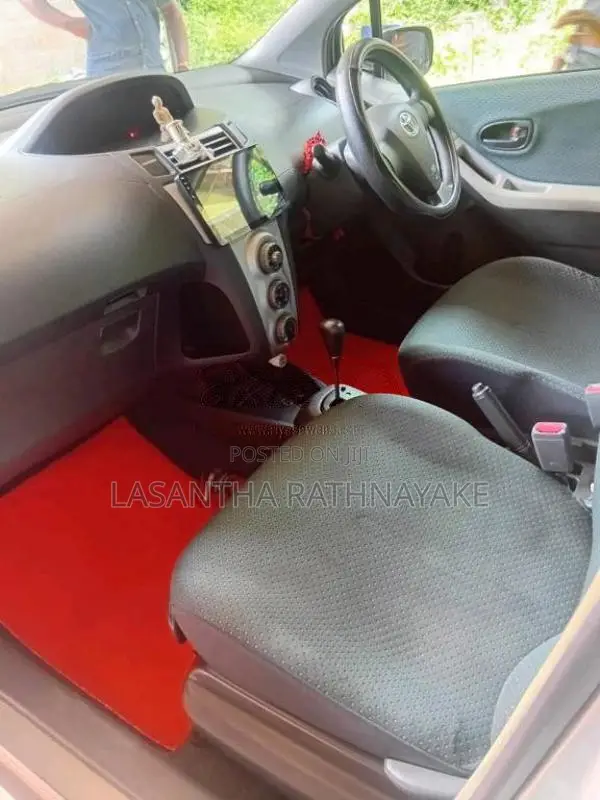Toyota Vitz 2007 Car (Used)