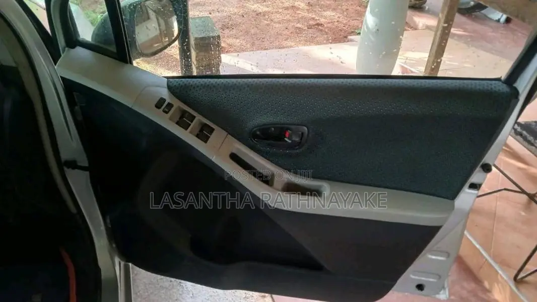 Toyota Vitz 2007 Car (Used)