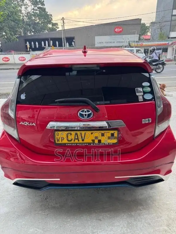 Toyota Aqua Urban LED 2015 Car (Used)