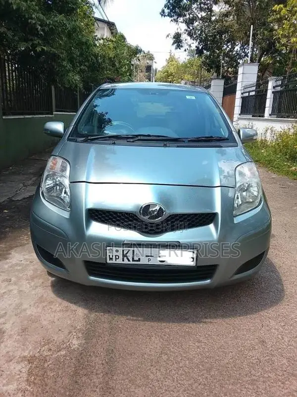Toyota Vitz 2008 Car (Used)