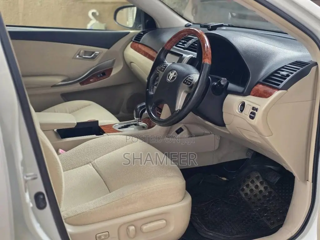 Toyota Premio 2016 Car (Used)