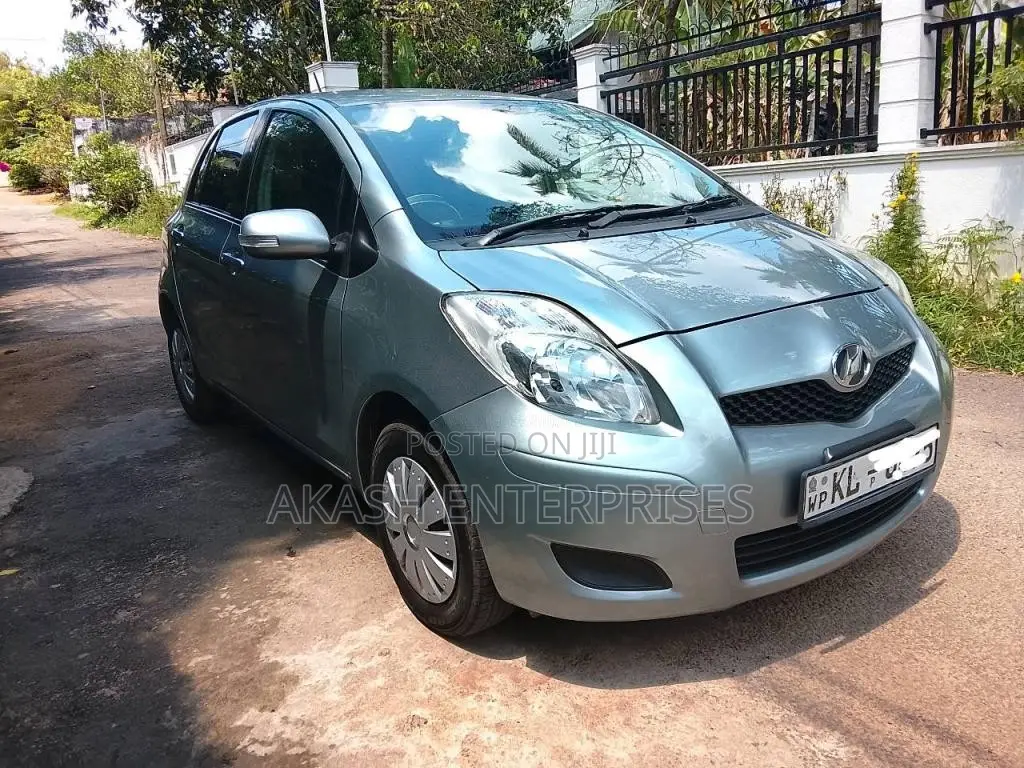 Toyota Vitz 2008 Car (Used)