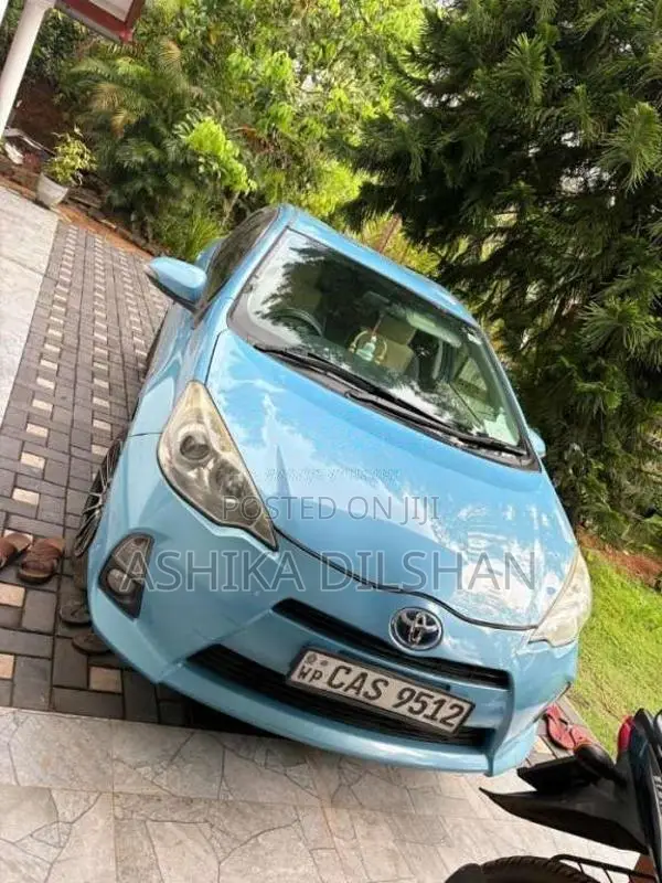 Toyota Aqua 2012 Car (Used)