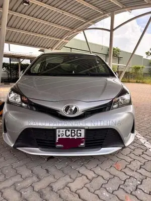 Toyota Vitz 2016 Car (Used)