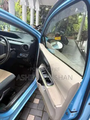 Toyota Aqua 2012 Car (Used)