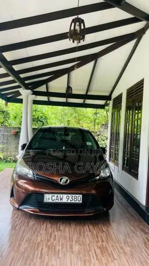 Toyota Vitz 2015 Car (Used)