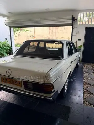 Mercedes-Benz W123 1980 Car (Used)