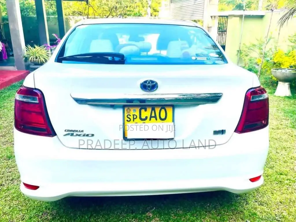 Toyota Axio 2015 Car (Used)