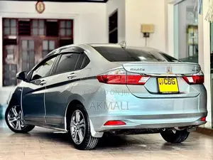 Honda Grace EX 2019 Car (Used)