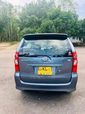 Toyota Avanza 2011 Car (Used)