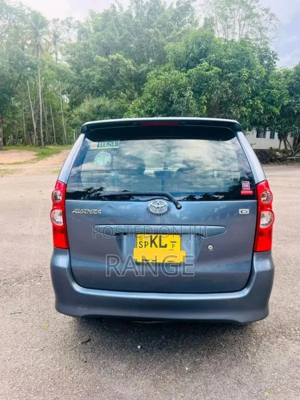 Toyota Avanza 2011 Car (Used)