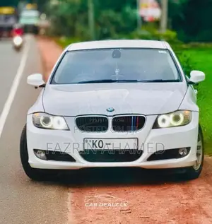 BMW 320i 2011 Car (Used)