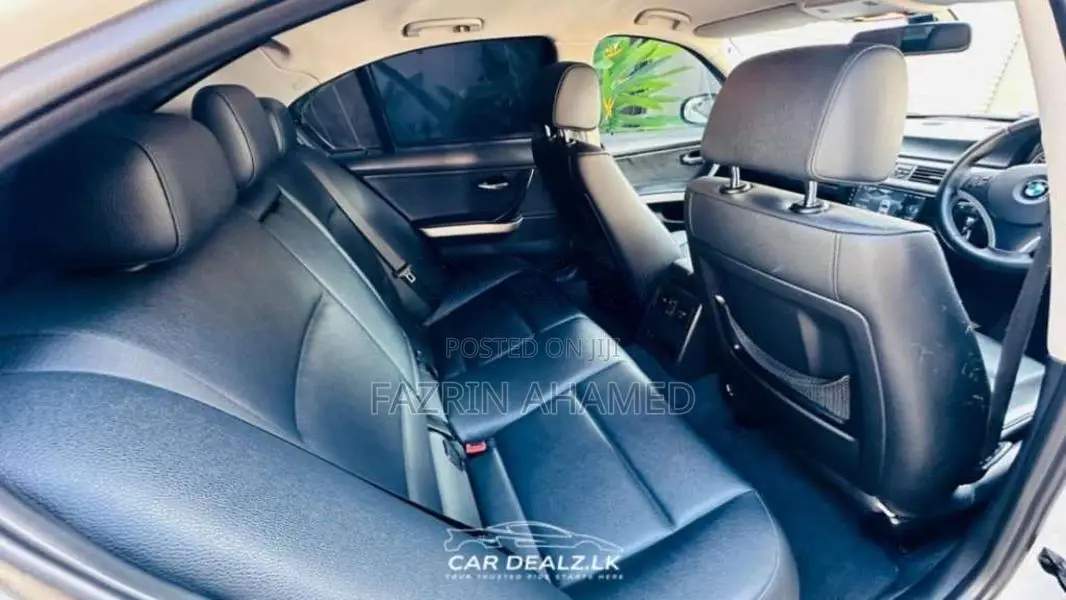 BMW 320i 2011 Car (Used)