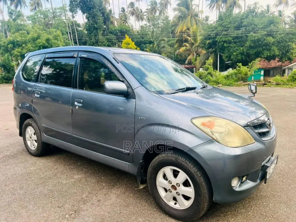 Toyota Avanza 2011 Car (Used)