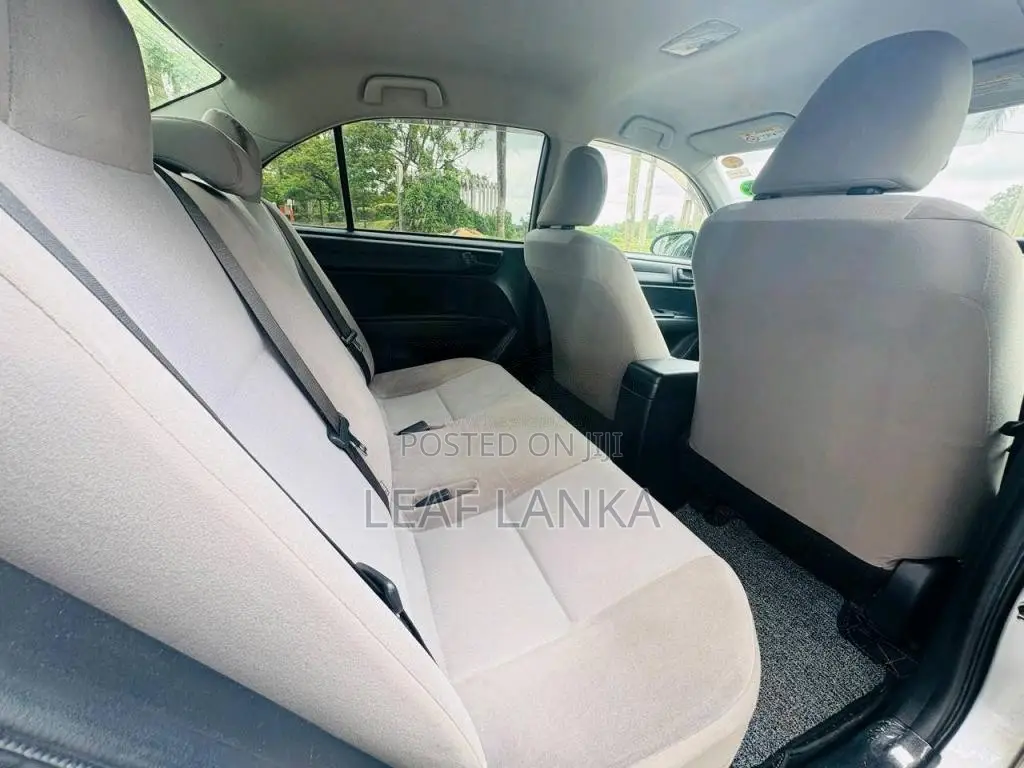 Toyota Axio 2016 Car (Used)
