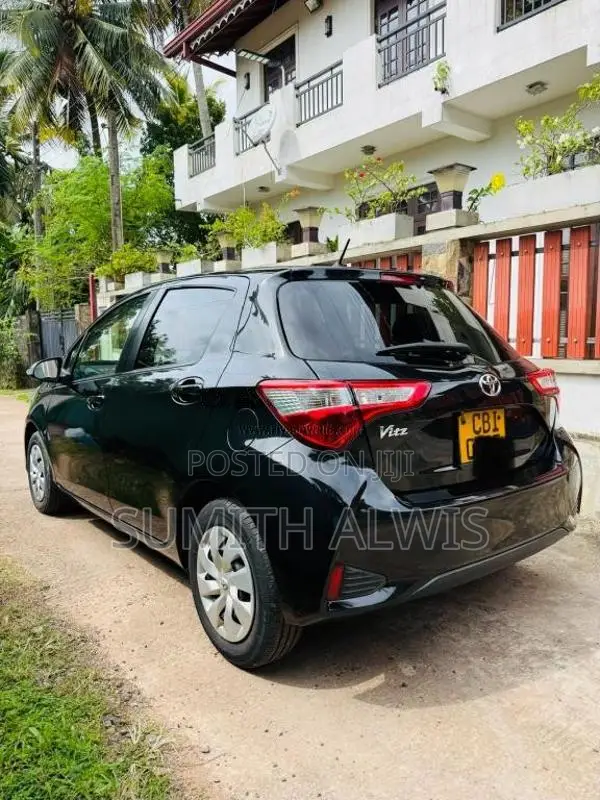 Toyota Vitz 2017 Car (Used)
