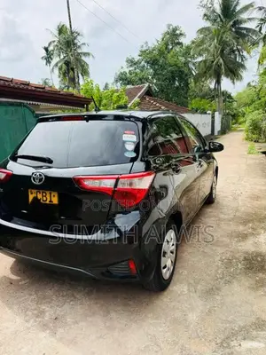 Toyota Vitz 2017 Car (Used)