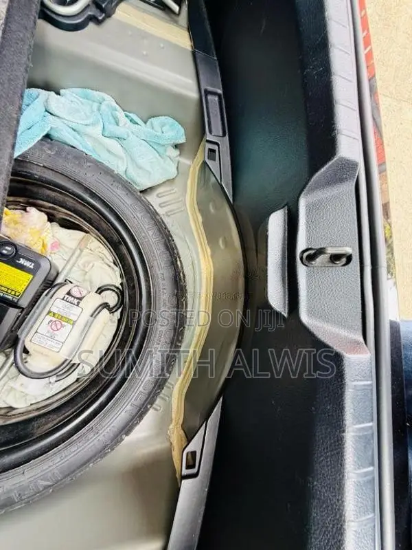 Toyota Vitz 2017 Car (Used)