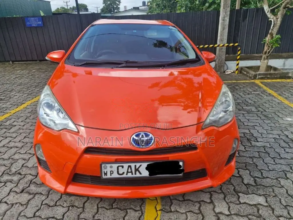 Toyota Aqua 2012 Car (Used)