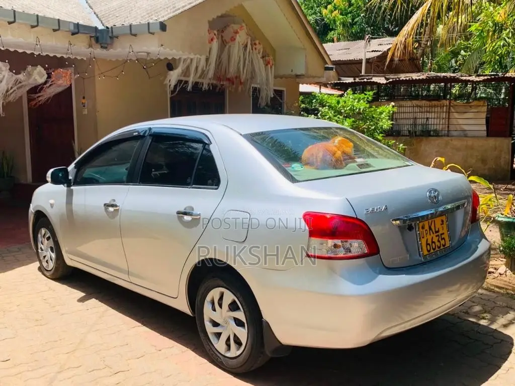 Toyota Belta 2011 Car (Used)