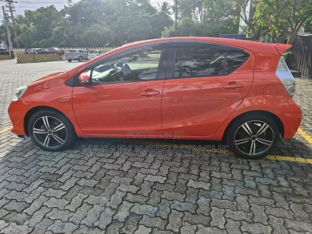 Toyota Aqua 2012 Car (Used)