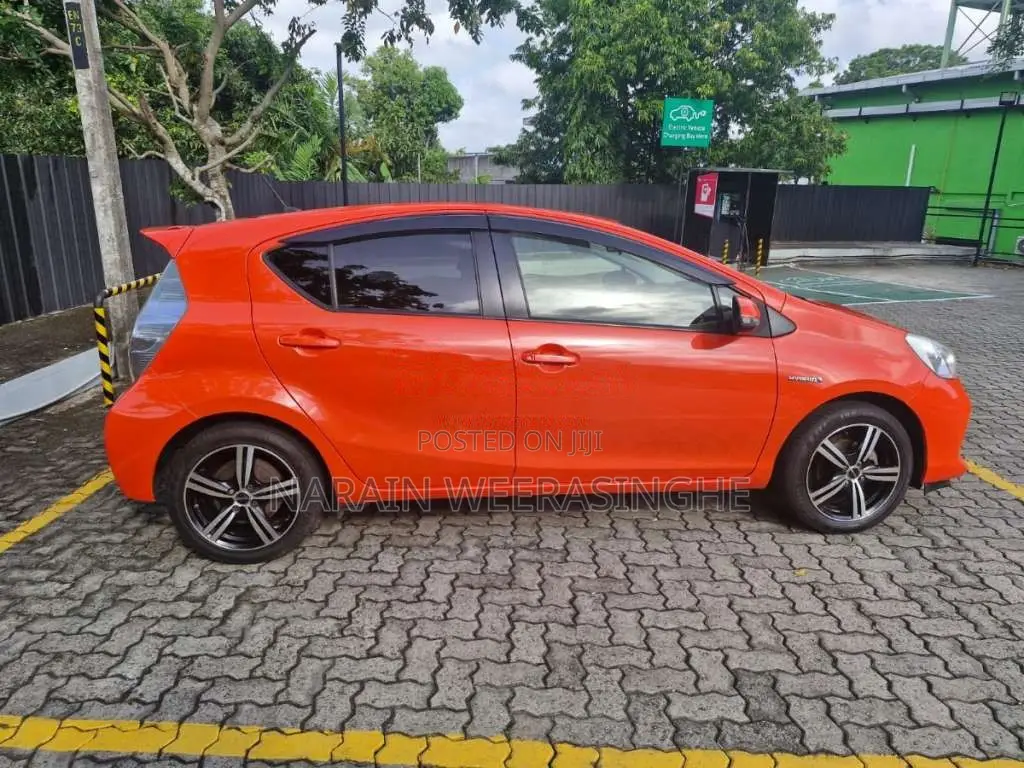 Toyota Aqua 2012 Car (Used)