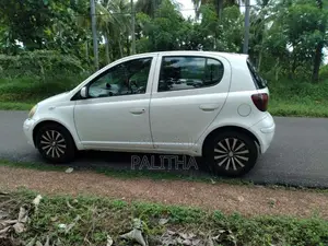 Toyota Vitz 2002 Car (Used)