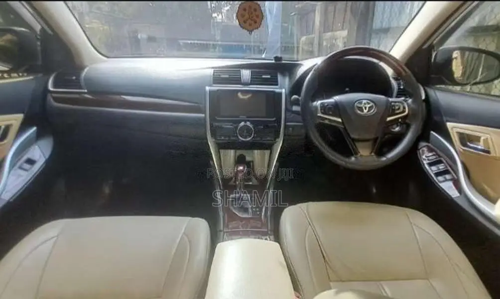 Toyota Premio 2017 Car (Used)