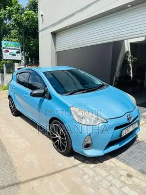 Toyota Aqua 2015 Car (Used)