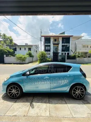 Toyota Aqua 2015 Car (Used)