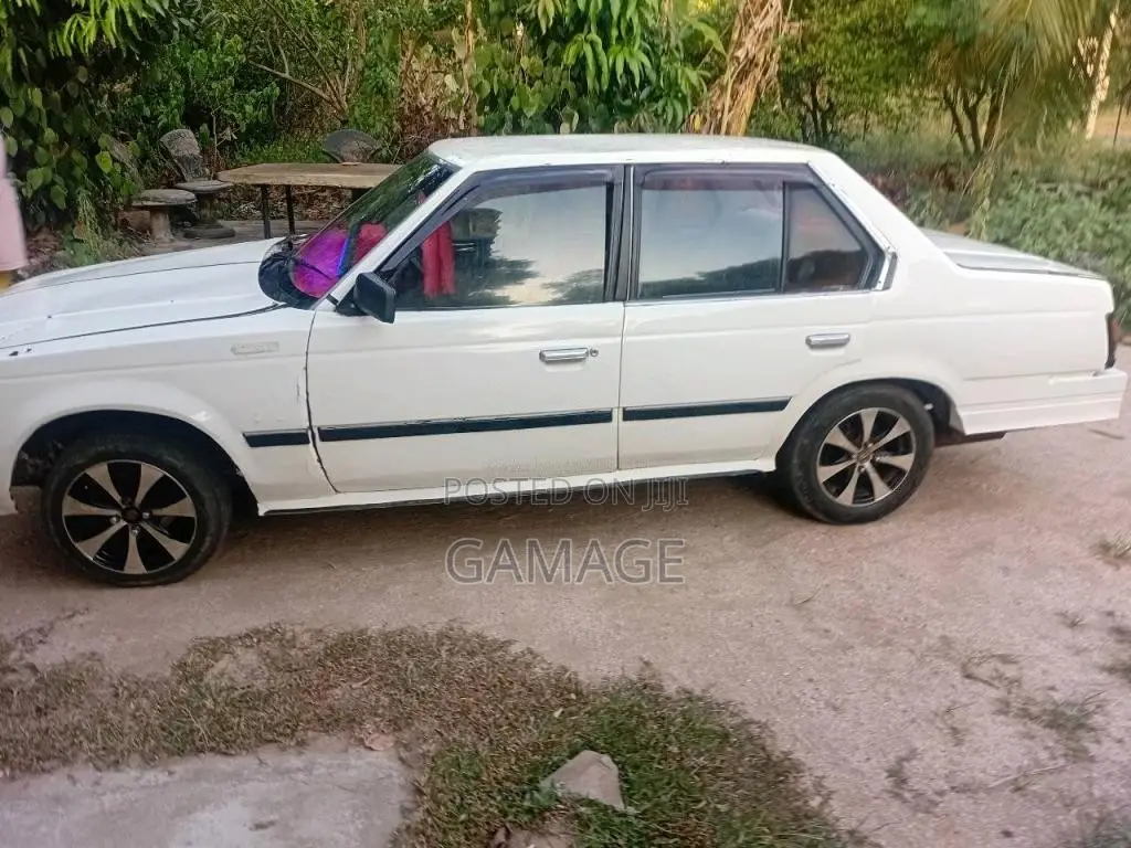 Toyota Corona 1984 Car (Used)
