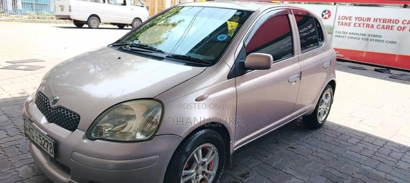 Toyota Vitz 2003 Car (Used)
