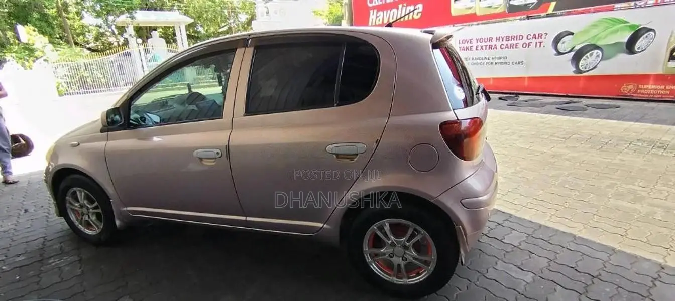 Toyota Vitz 2003 Car (Used)