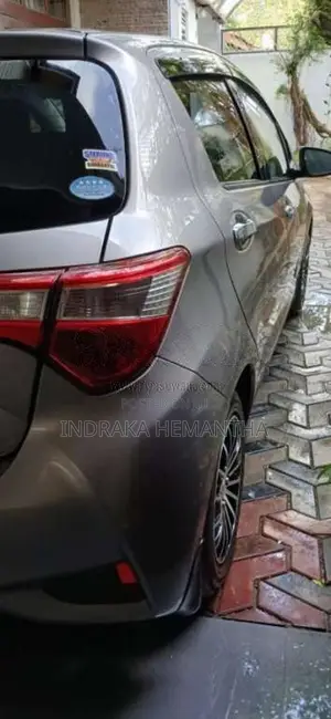 Toyota Vitz 2018 Car (Used)