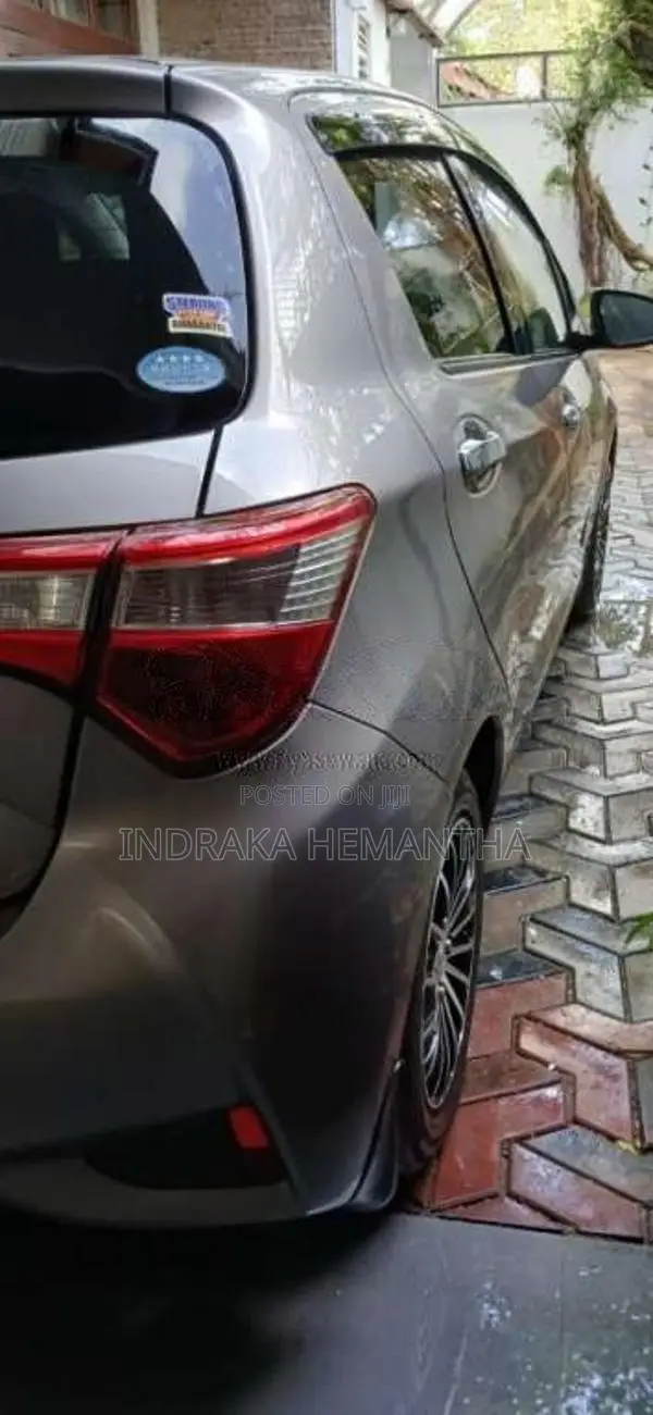 Toyota Vitz 2018 Car (Used)