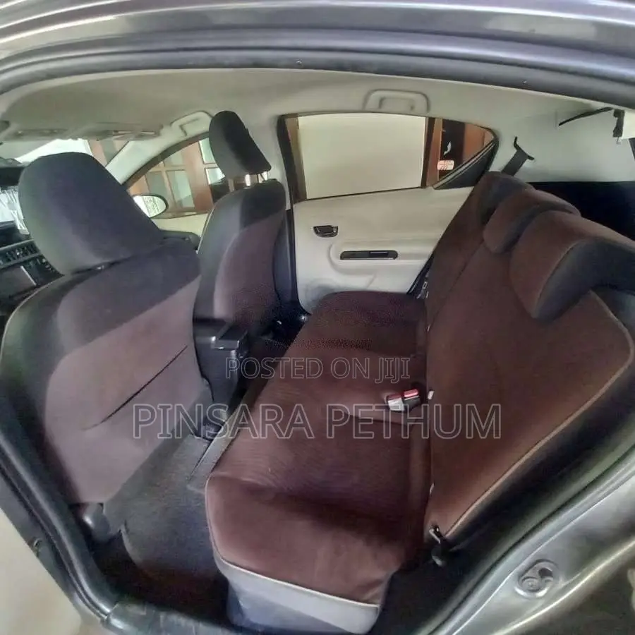 Toyota Aqua G Grade 2012 Car (Used)