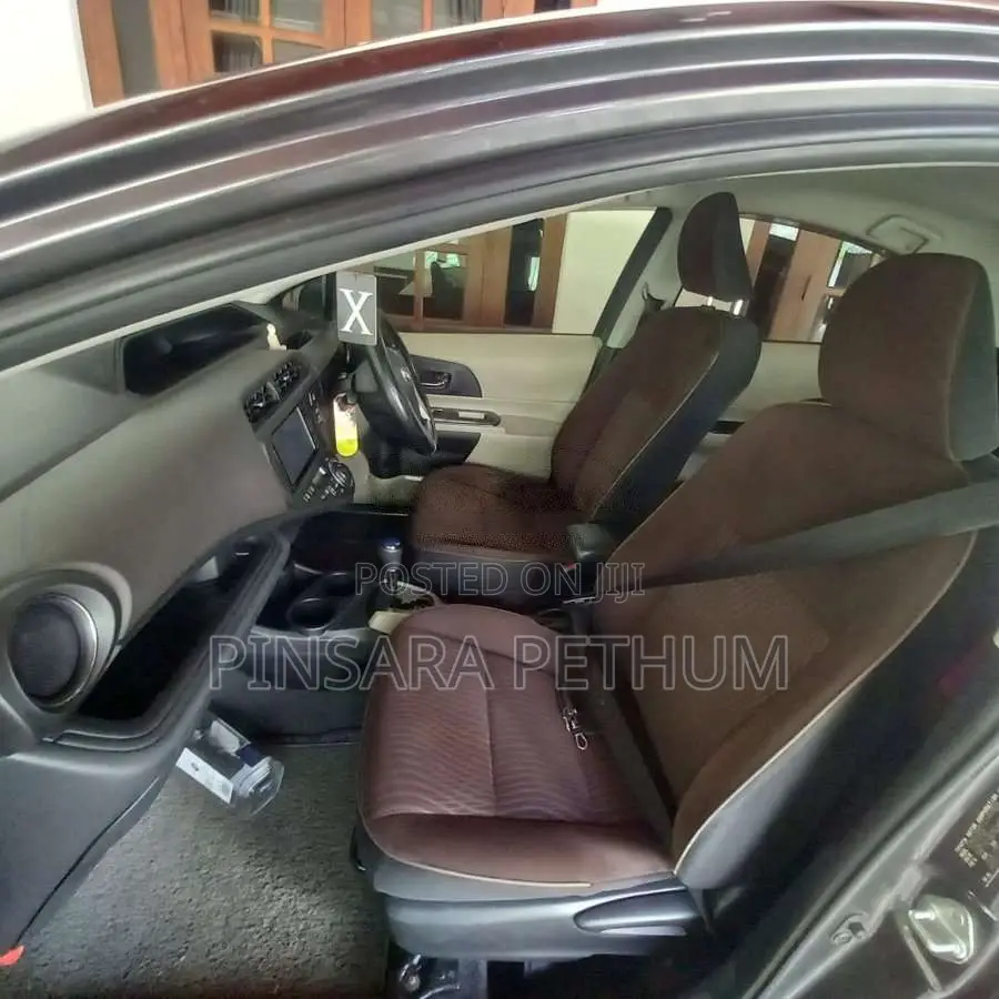 Toyota Aqua G Grade 2012 Car (Used)
