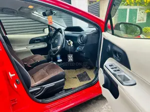 Toyota Aqua 2013 Car (Used)