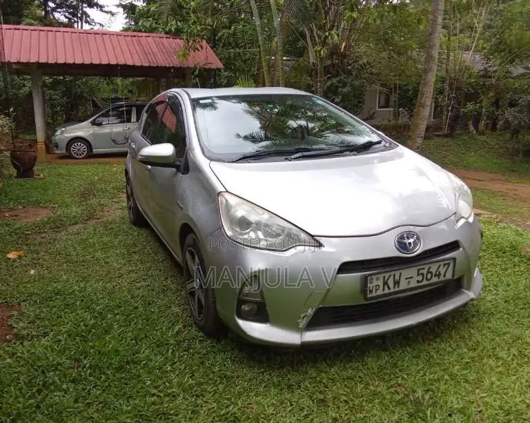 Toyota Aqua 2012 Car (Used)