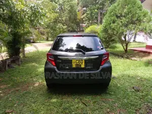 Toyota Vitz 2016 Car (Used)