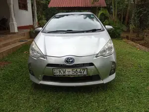 Toyota Aqua 2012 Car (Used)