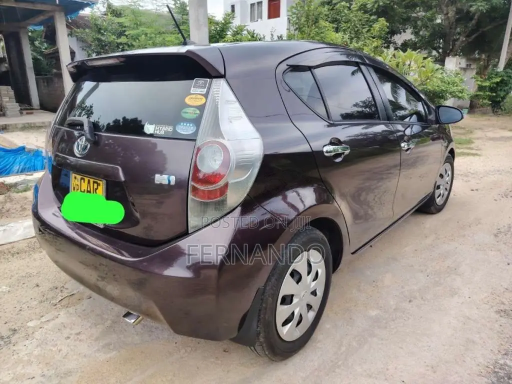 Toyota Aqua 2014 Car (Used)