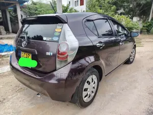 Toyota Aqua 2014 Car (Used)