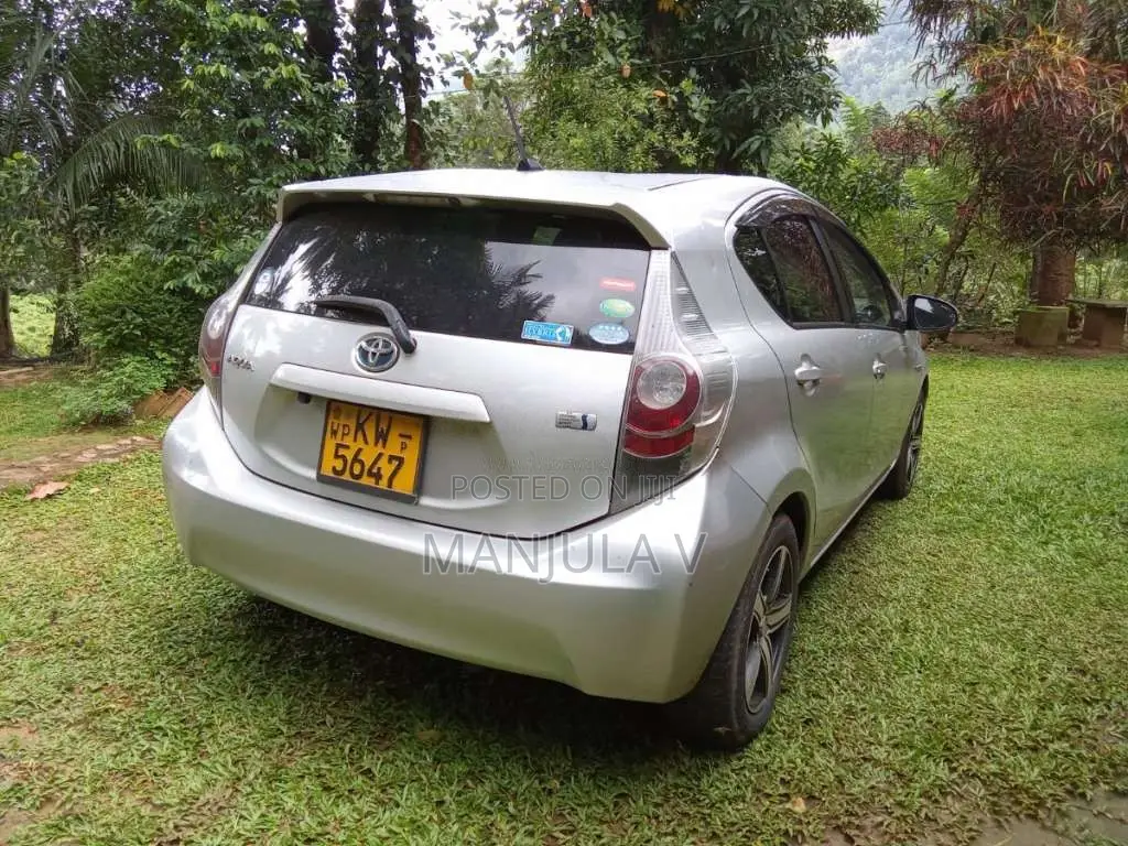 Toyota Aqua 2012 Car (Used)