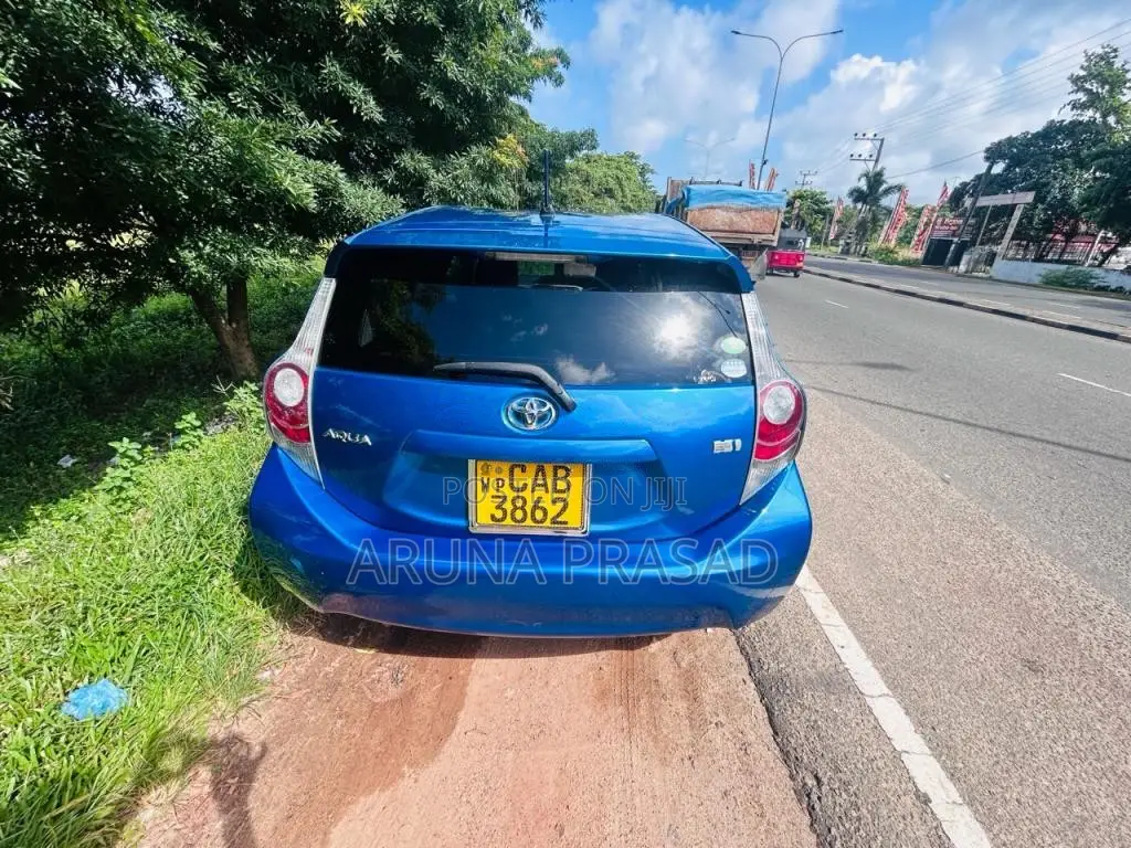 Toyota Aqua 2014 Car (Used)