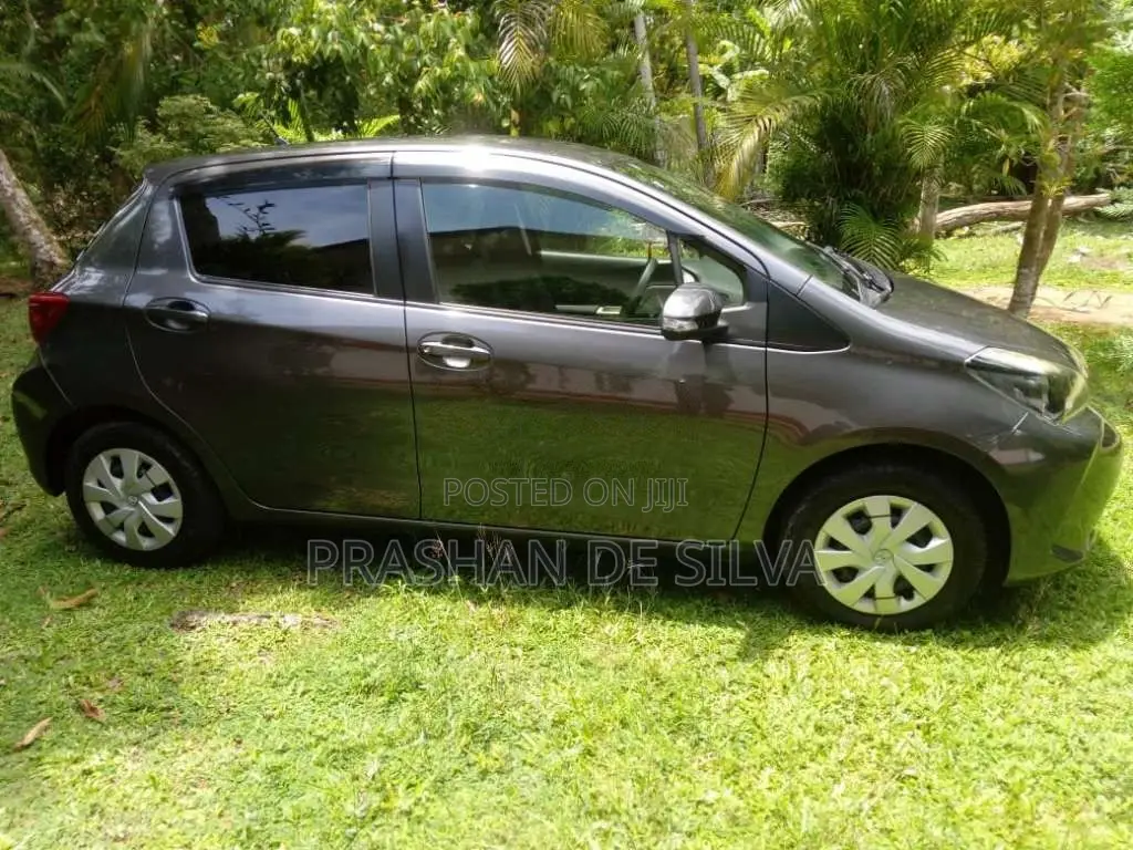 Toyota Vitz 2016 Car (Used)