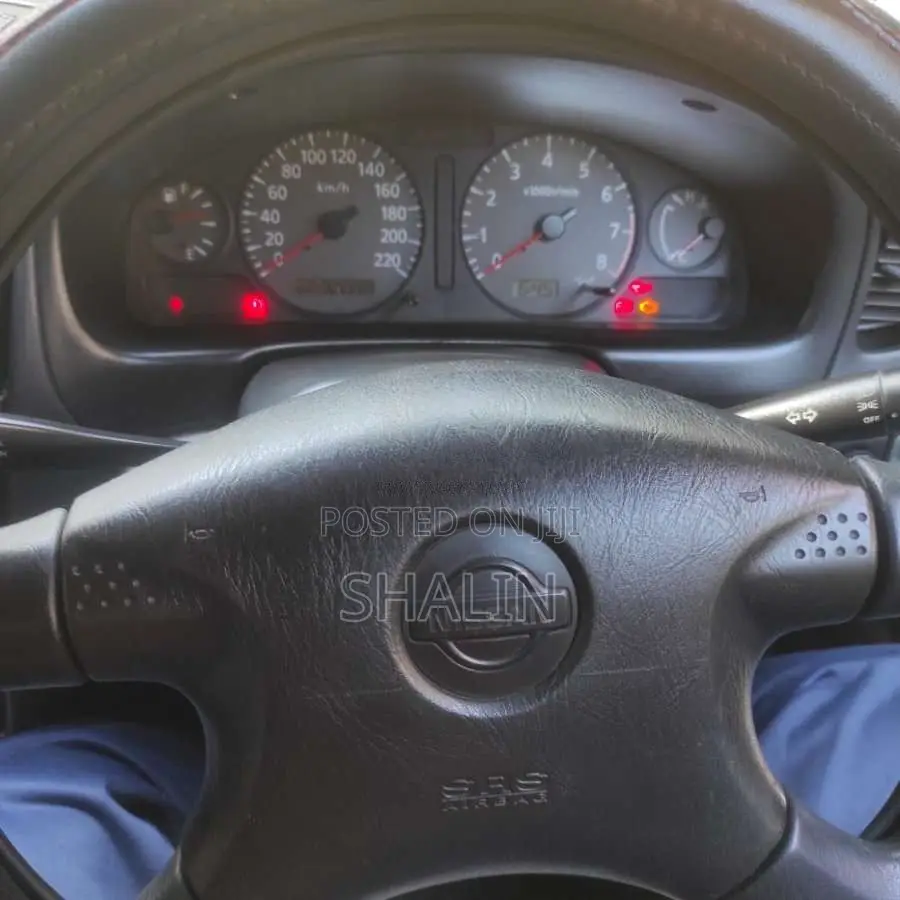 Nissan N16 2005 Car (Used)