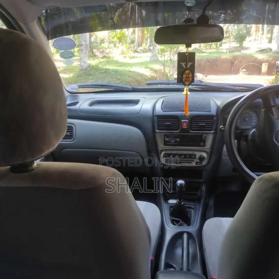 Nissan N16 2005 Car (Used)